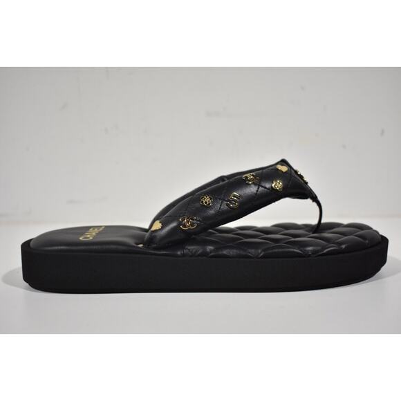 Chanel 23P Black Quilted Charms Padded Pool Thong Logo Slide Flat Sandal 37.5 - Picture 2 of 12